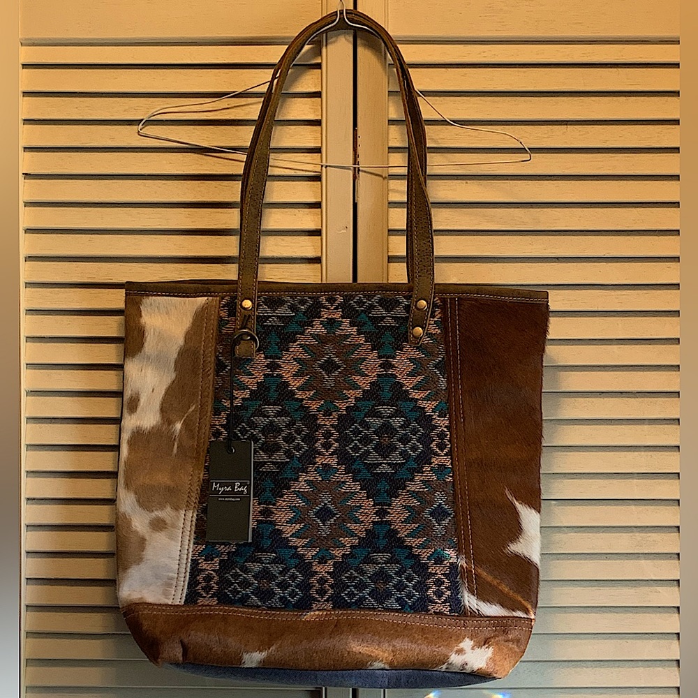 NWT Mrya cowhide saddle blanket and canvas bag